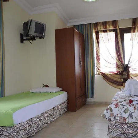 Hotel apartamentowy Myra Side