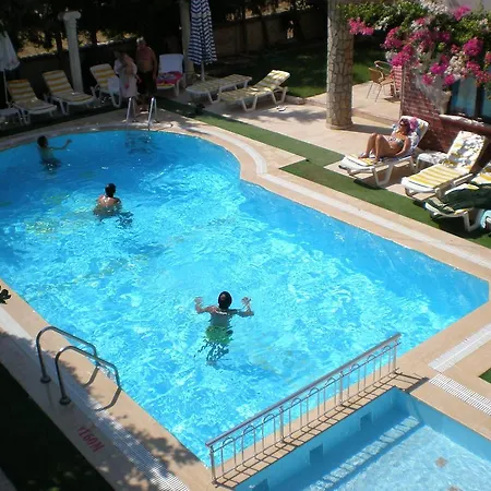 Hotel apartamentowy Myra Side