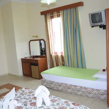 Aparthotel Myra 2*